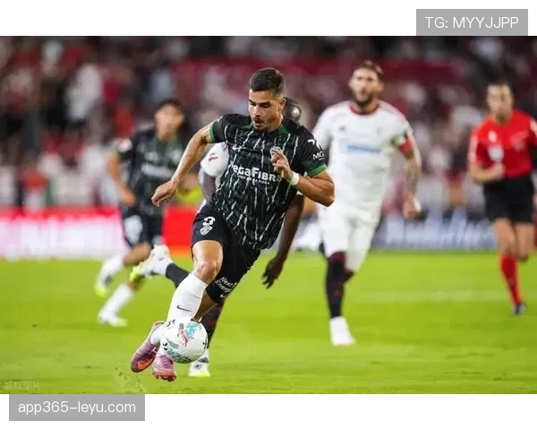 德甲转会窗口开启，各队加速引援，明星球员去向成焦点