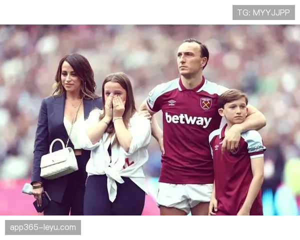 西汉姆传奇展望新赛季:剑指辉煌,力争再创历史佳绩 西汉姆传奇展望新赛季:剑指辉煌,力争再创历史佳绩