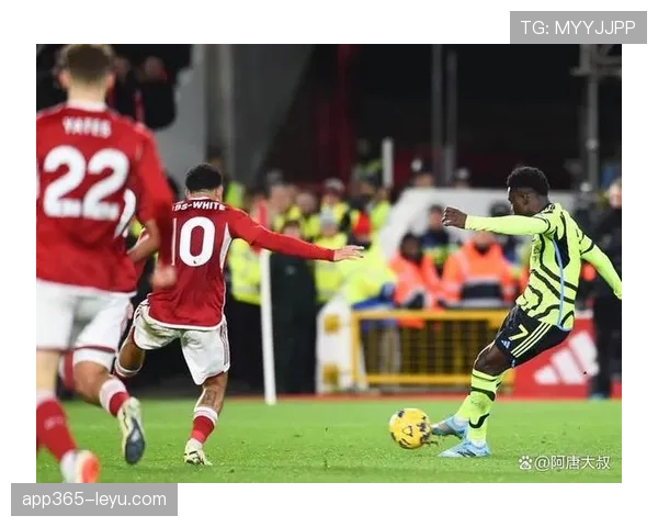 莱万多夫斯基展现卓越传球视野，助球队攻势持续升级