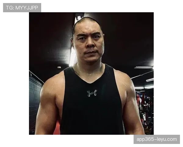 张志磊连休息都像打仗,普通人一天都撑不了半小时啊 张志磊连休息都像打仗,普通人一天都撑不了半小时啊