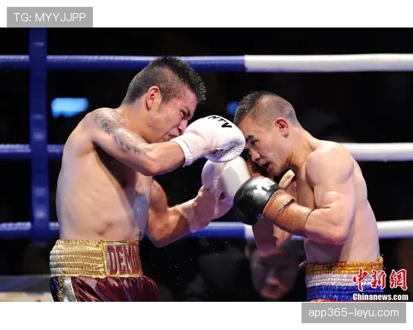 熊朝忠训练完蹲路边啃馒头那会儿，谁还记得他拿过世界拳王金腰带？